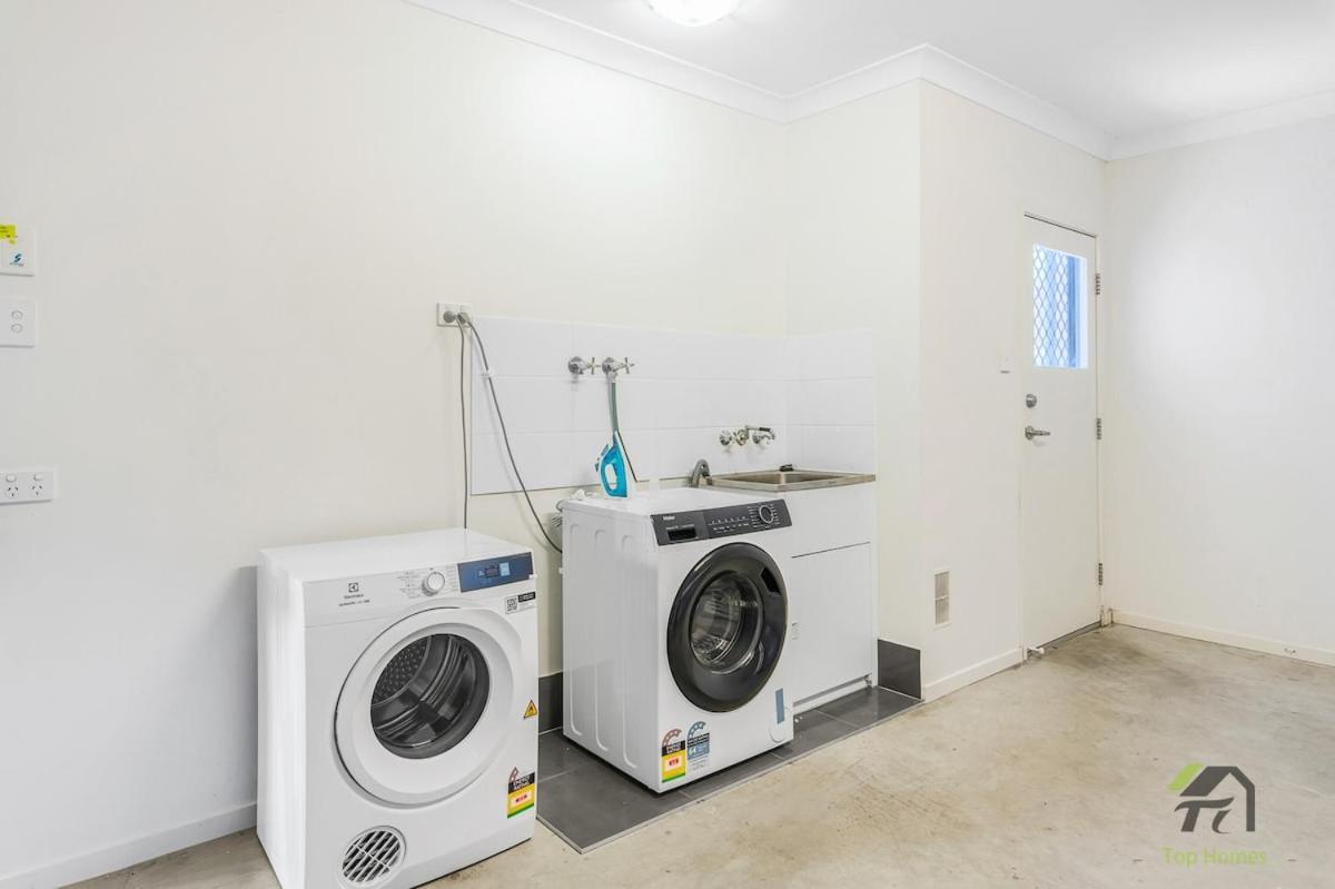 Forest Castle In A Quiet Single-story House In Coomera *
